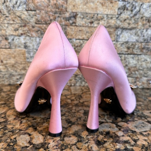 Versace Medusa Biggie Buckle Satin Pumps in Rose Pink - Picture 9 of 14